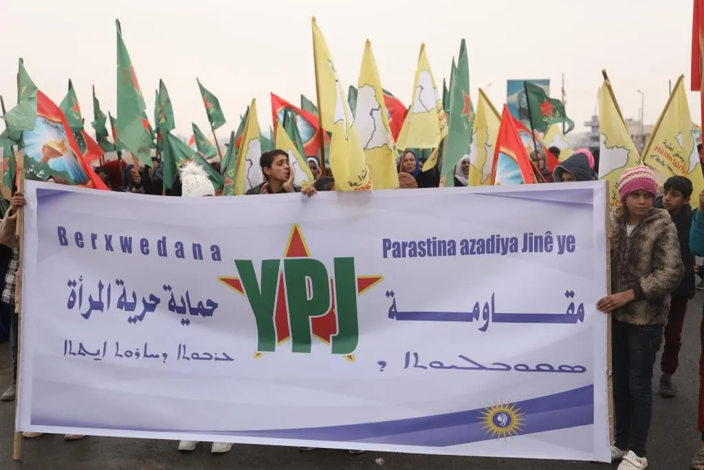Li Bakur û Rojhilatê Sûriyê xwepêşandanên piştevaniya YPJ’ê