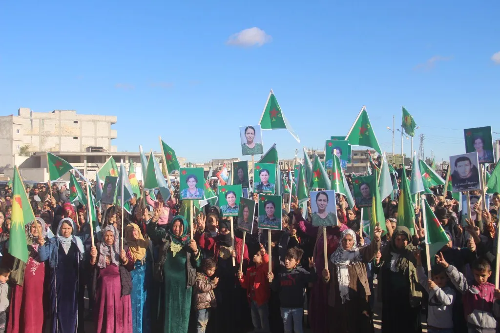 Li Bakur û Rojhilatê Sûriyê xwepêşandanên piştevaniya YPJ’ê