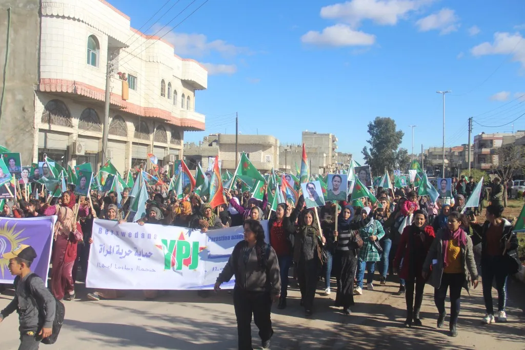 Li Bakur û Rojhilatê Sûriyê xwepêşandanên piştevaniya YPJ’ê