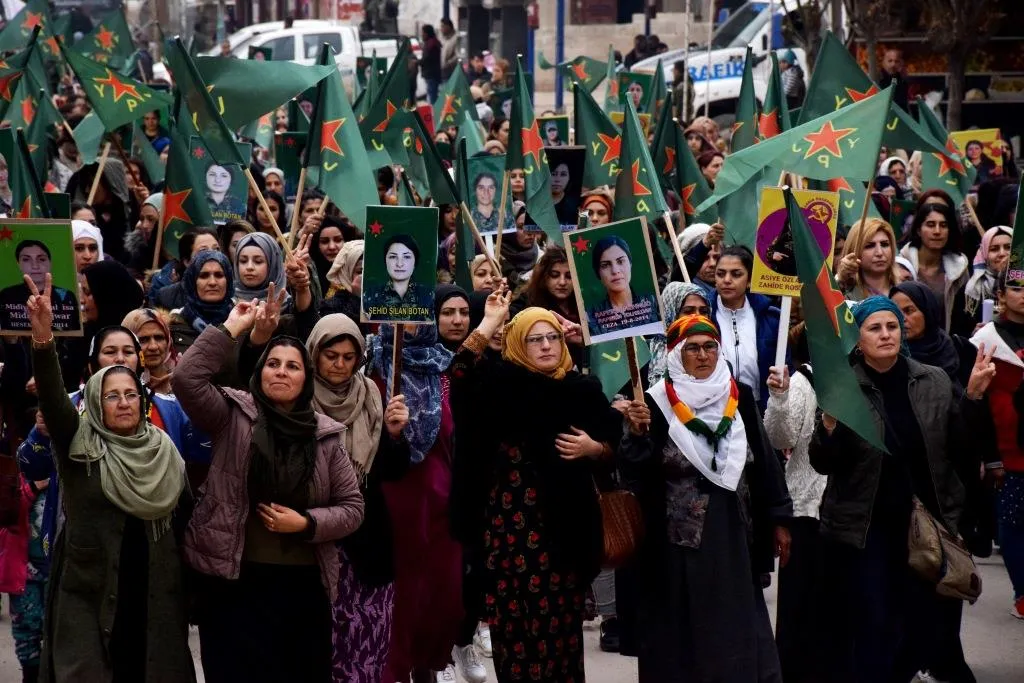 Li Bakur û Rojhilatê Sûriyê xwepêşandanên piştevaniya YPJ’ê