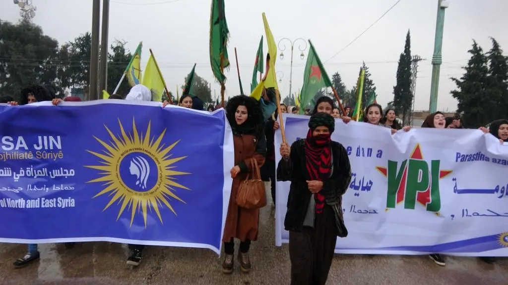 Li Bakur û Rojhilatê Sûriyê xwepêşandanên piştevaniya YPJ’ê