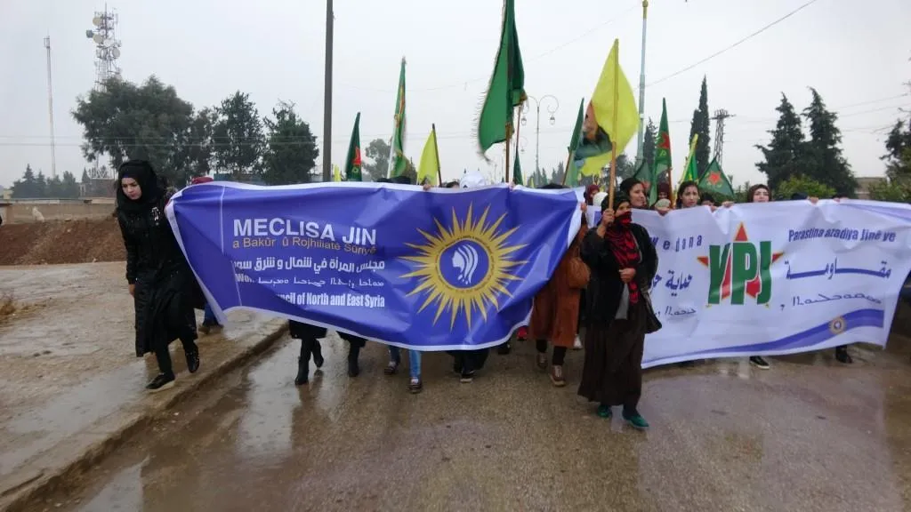 Li Bakur û Rojhilatê Sûriyê xwepêşandanên piştevaniya YPJ’ê