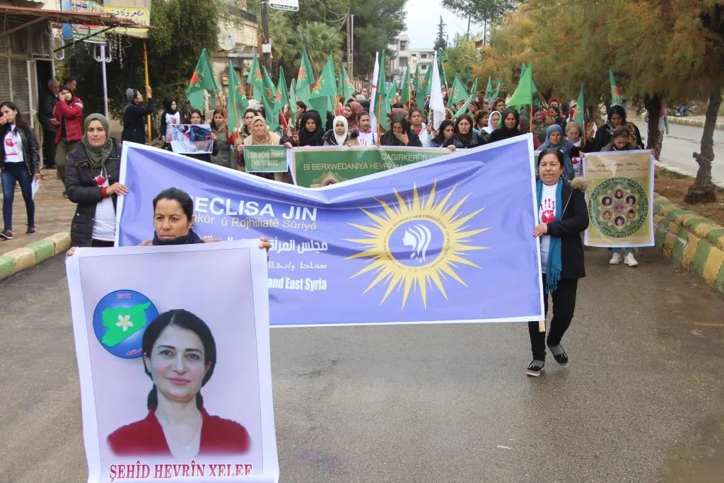 Li Bakur û Rojhilatê Sûriyê xwepêşandanên piştevaniya YPJ’ê