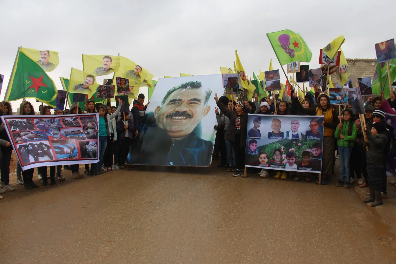 Ciwanên Efrînê komkujiya Til Rifetê şermezar kir