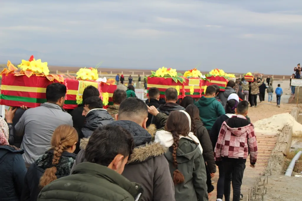 Li Dêrik û Tirbespiyê 6 şehîd hatin oxirkirin