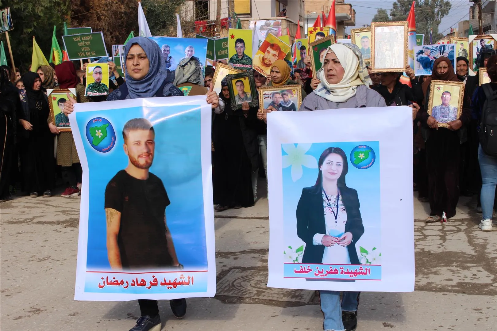 Malbatên şehîdan û gaziyên şer: Dewleta Tirk çavkaniya DAIŞ û El-Nusrayê ye
