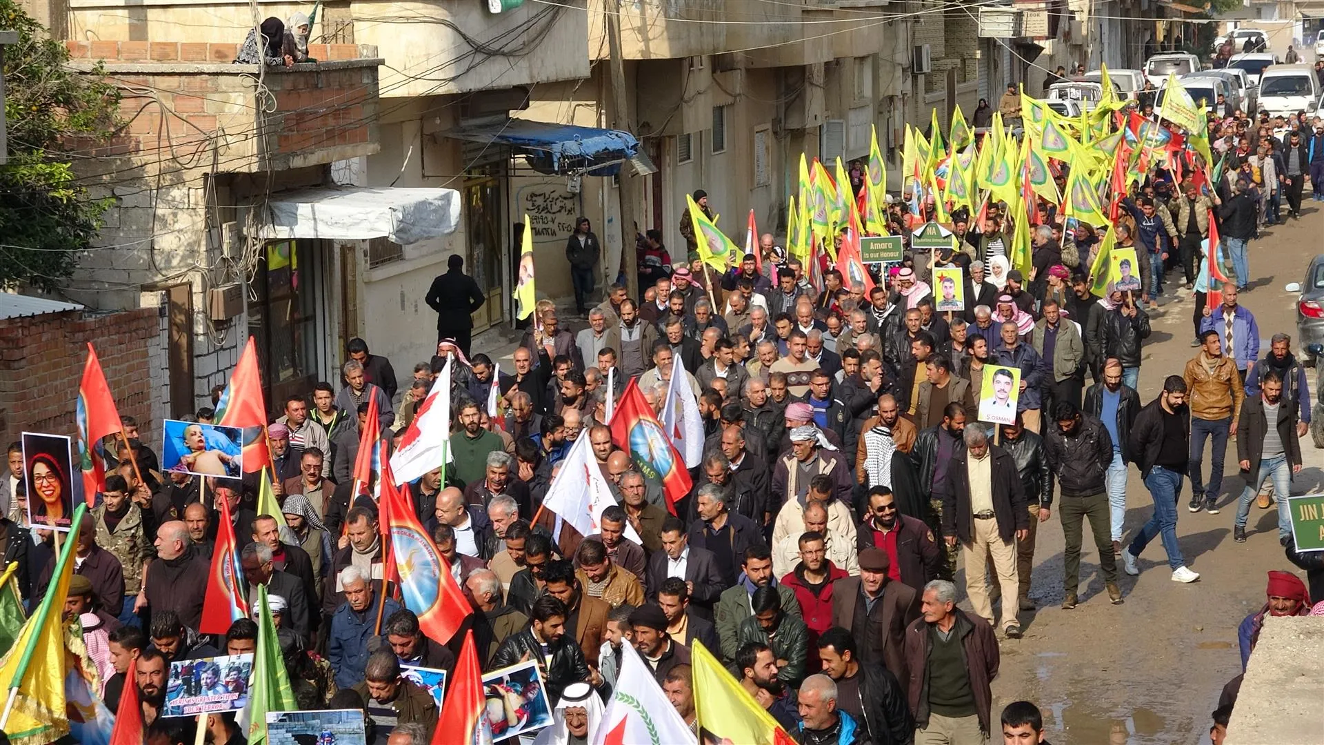 Malbatên şehîdan û gaziyên şer: Dewleta Tirk çavkaniya DAIŞ û El-Nusrayê ye