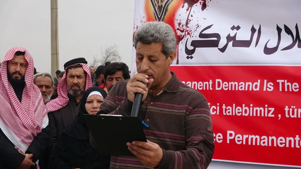 Xelkê Tebqayê bi meşeke girseyî banga derxistina dagirkeran kir