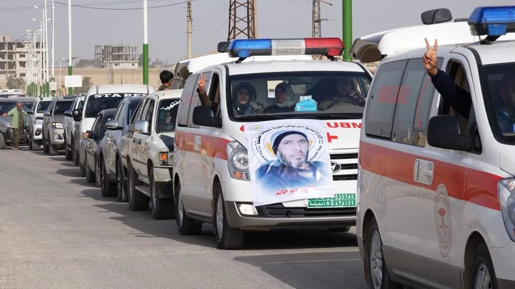 Şêniyên Tebqayê şehîdên êrişa li dijî Avahiya Gerînandeya Bazirganiyê oxir kirin