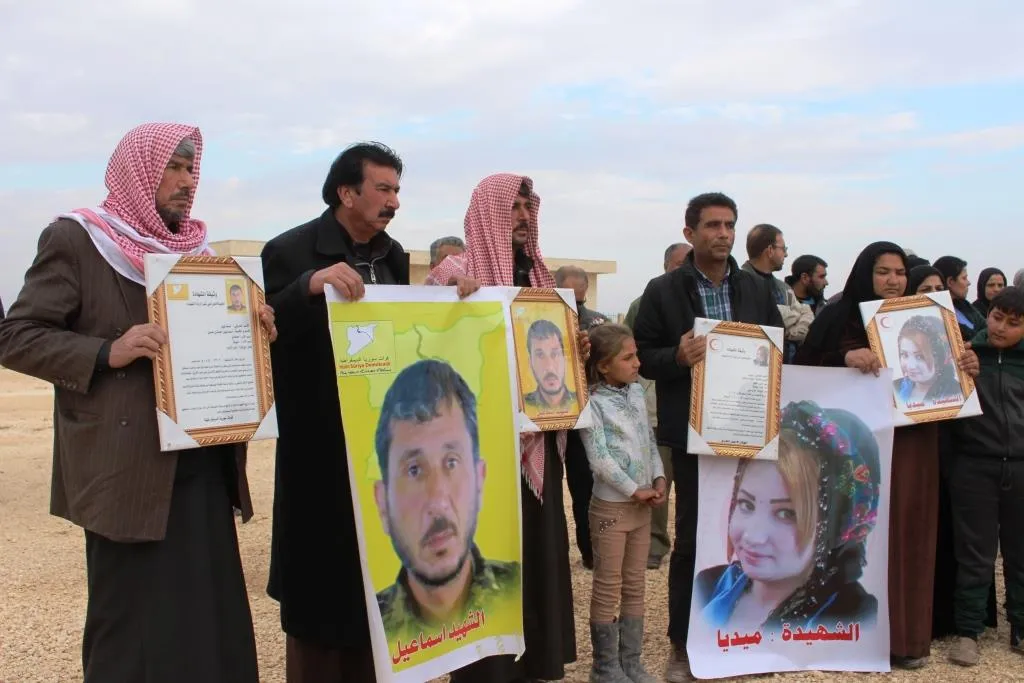 Şehîdê Berxwedana Rûmetê Îsmaîl li Reqayê hate veşartin