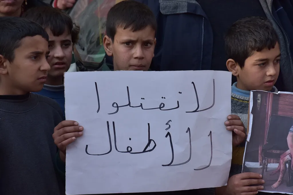 Şêniyên Helebê li dijî komkujiya dagirkeran daketin qadan