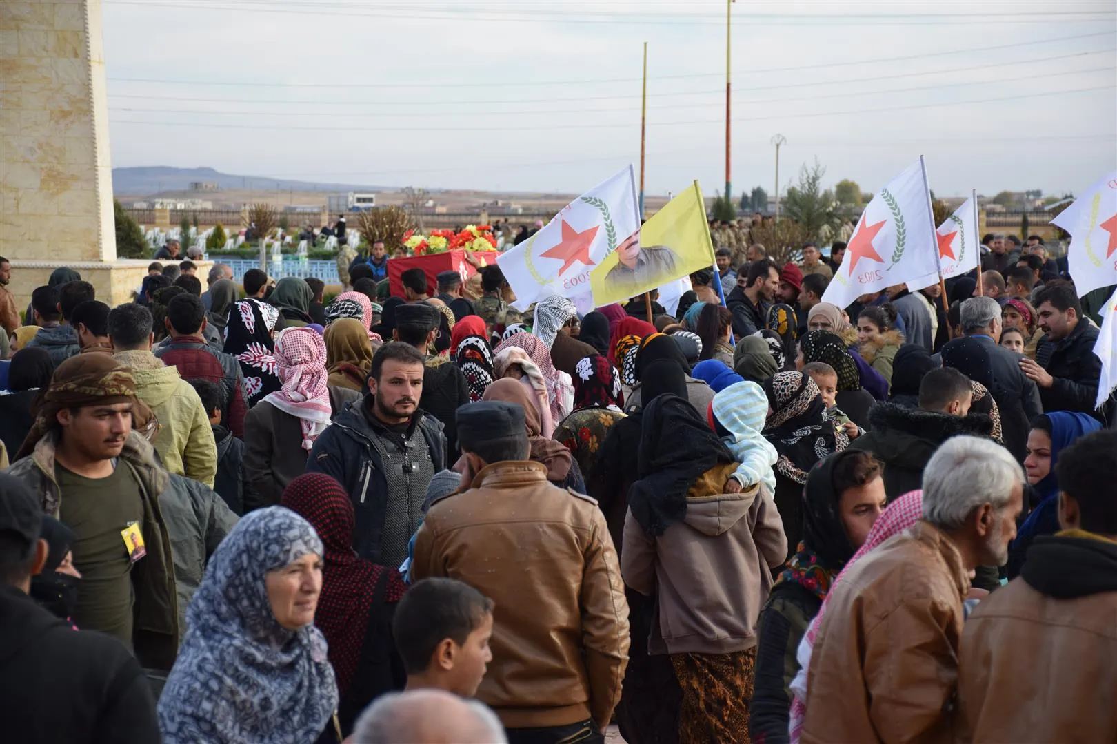 Li Hesekê cenazeyê şehîdekî hate veşartin û nasnameyên 2 şehîdan hatin eşkerekirin