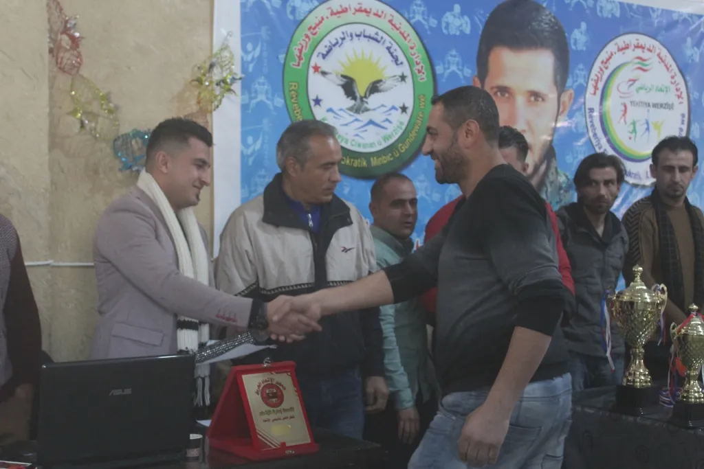 ​​​​​​​Şampyonên futbolê yên Minbicê hatin xelatkirin