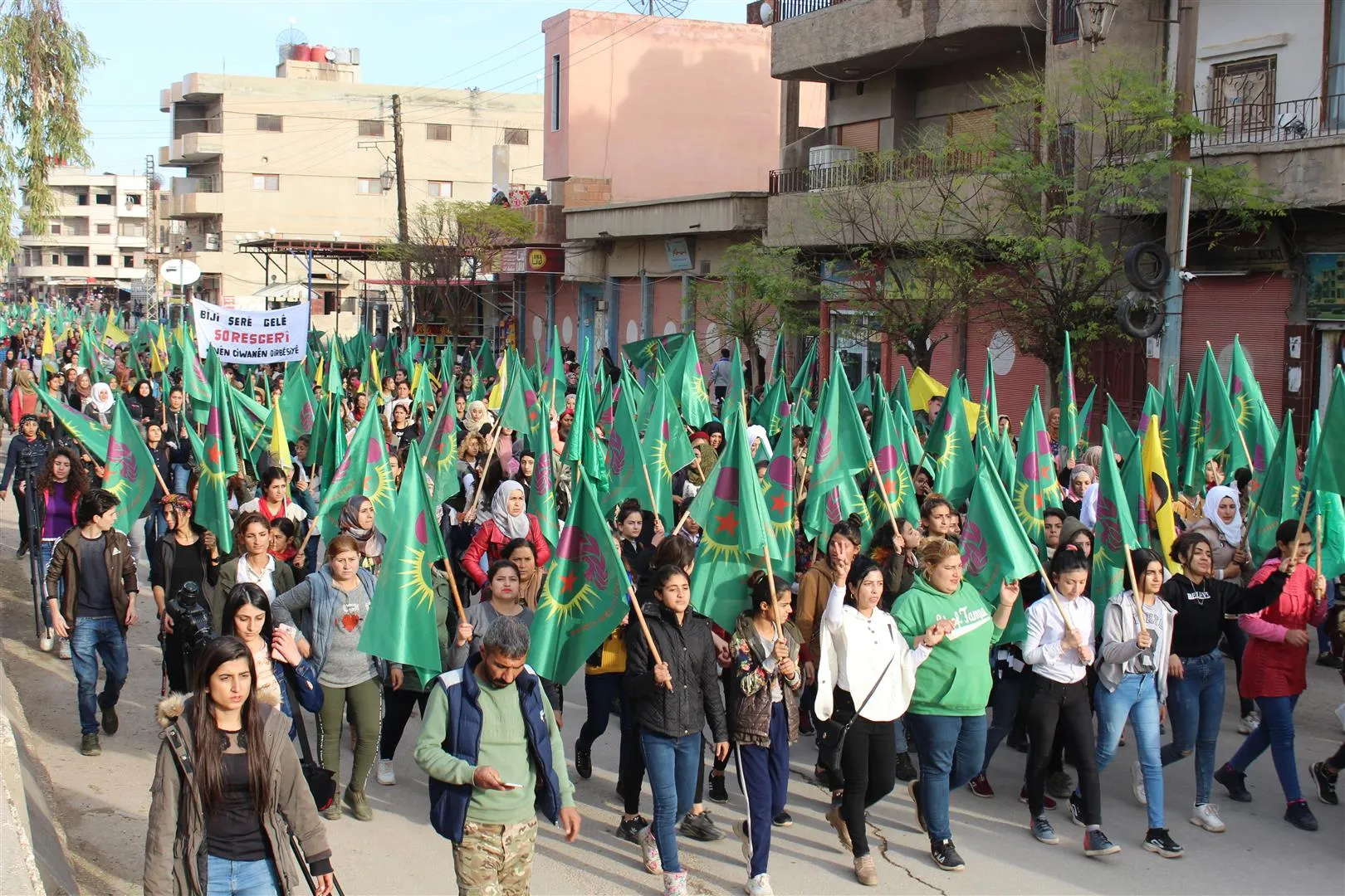 Jinên ciwan: Em hemû YPJ‘ê ne