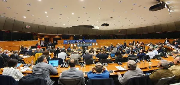 Bernameya roja yekemîn a konferansa li PE‘yê bi semîneran bi dawî bû