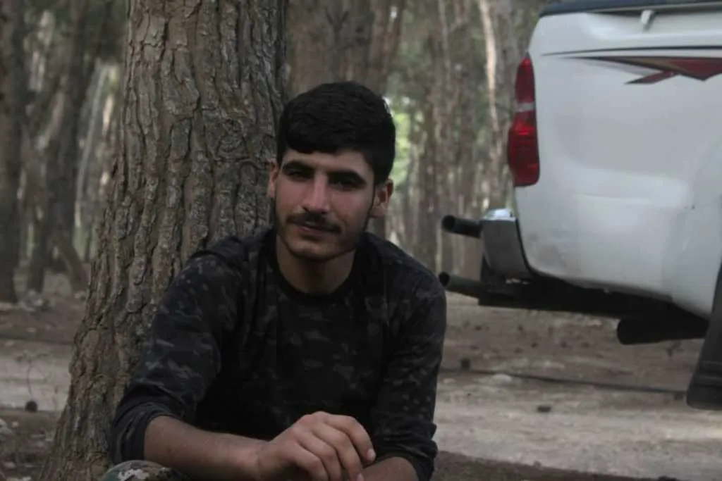 ‘Çawa ez ê li vir rûnêm dema ku hevalên min di çeperên şer de bin?’