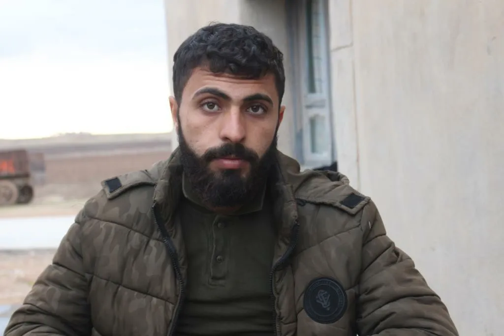 ‘Çawa ez ê li vir rûnêm dema ku hevalên min di çeperên şer de bin?’