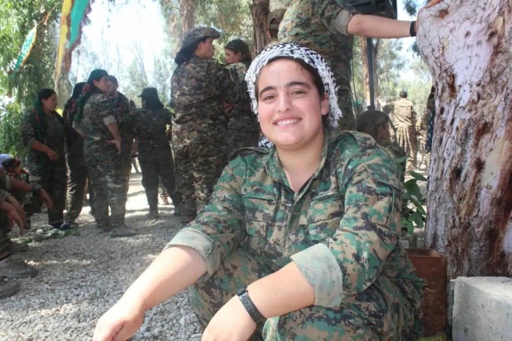 Şervana YPJ‘ê Rewşen… sembola serkeftina şoreşê ye