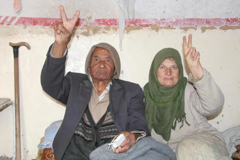 Li Zirganê berxwedana li dijî dagirkeriyê ya kal û pîrekê