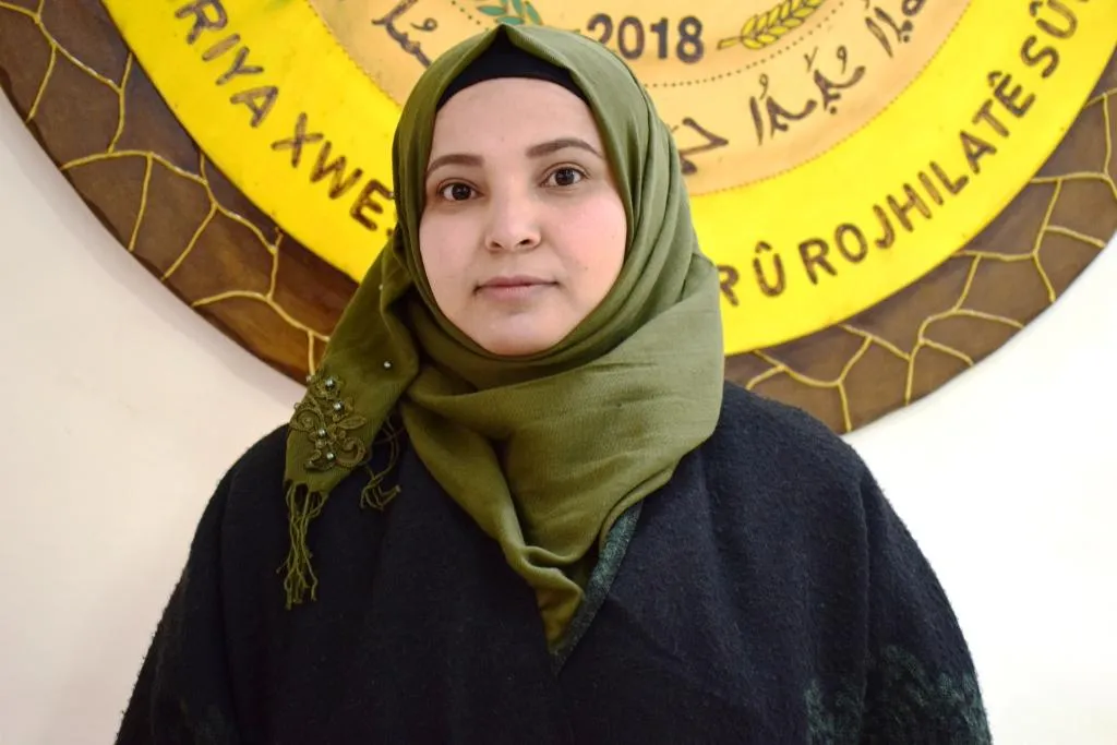 Emel Xizêm: Me bergiriyên sînordarkirina bilindbûna bihayan li herêmên Rêveberiya Xweser girtin