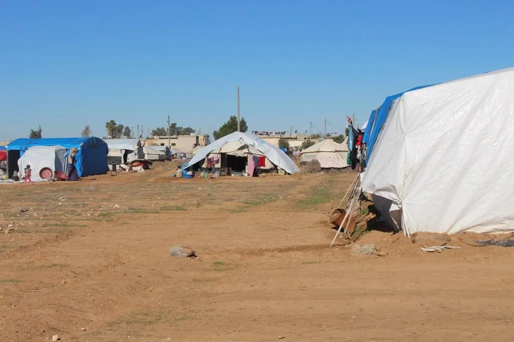 Meclisa Sivîl a Reqayê: Divê koçber derbasî kampên birêxistinkirî bibin