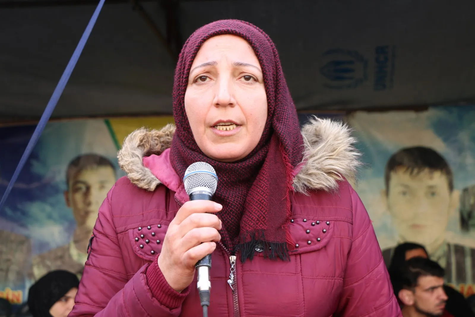 Şêniyên Helebê sersaxî da malbata şehîd Şêrko Kobanê