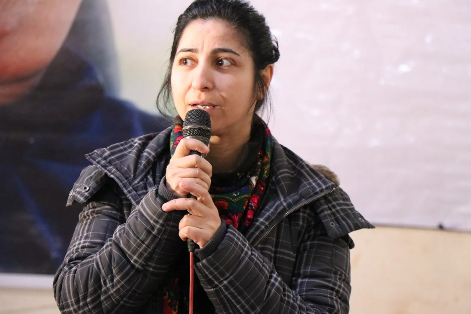 Şagirtên dibistanên Kampa Serdem pêşangeheke wêneyan li dar xist