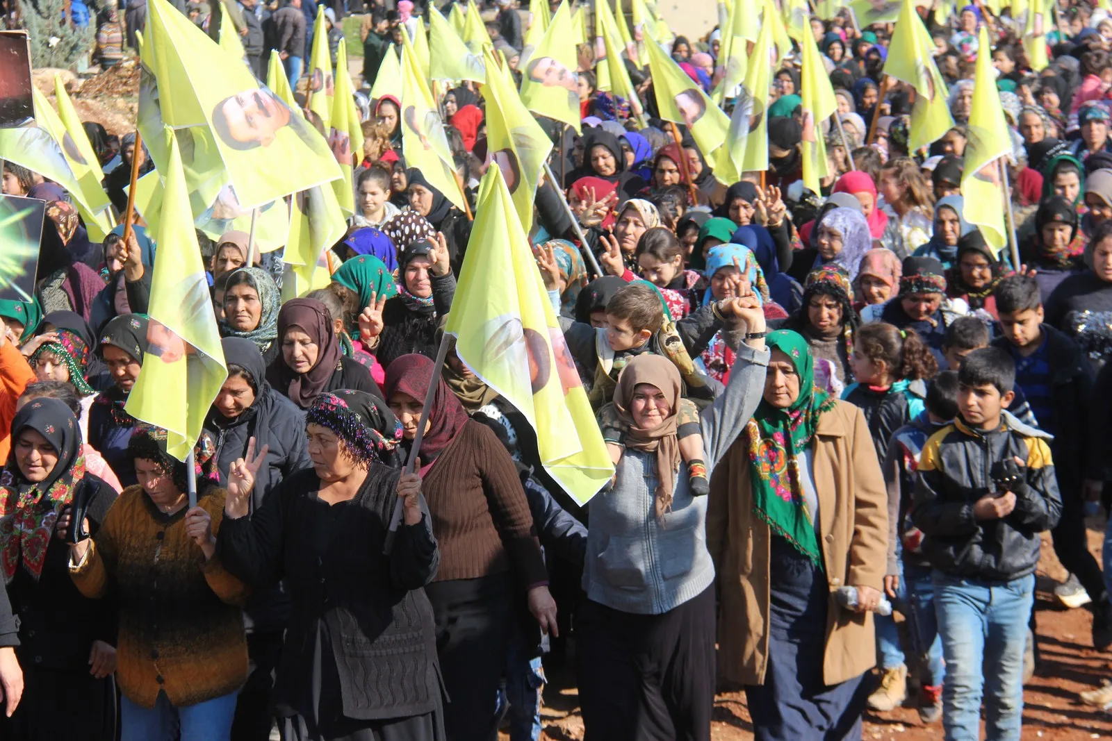 Şêniyên Şehbayê tecrîd şermezar kir
