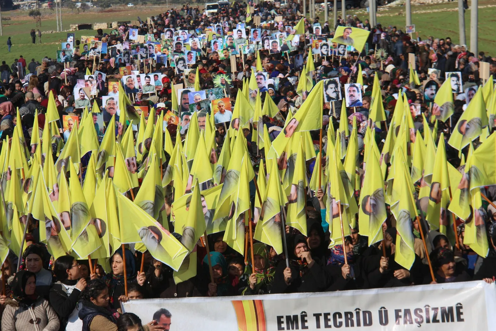 Şêniyên Şehbayê tecrîd şermezar kir