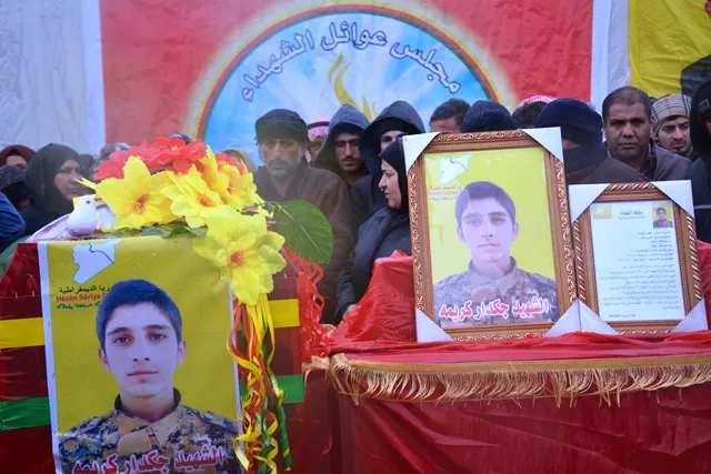 Di oxirkirina şehîd Çekdar de gel got:Tirkiyê hebûna hemû pêkhateyên Bakur û Rojhilatê Sûriyê hedef digre