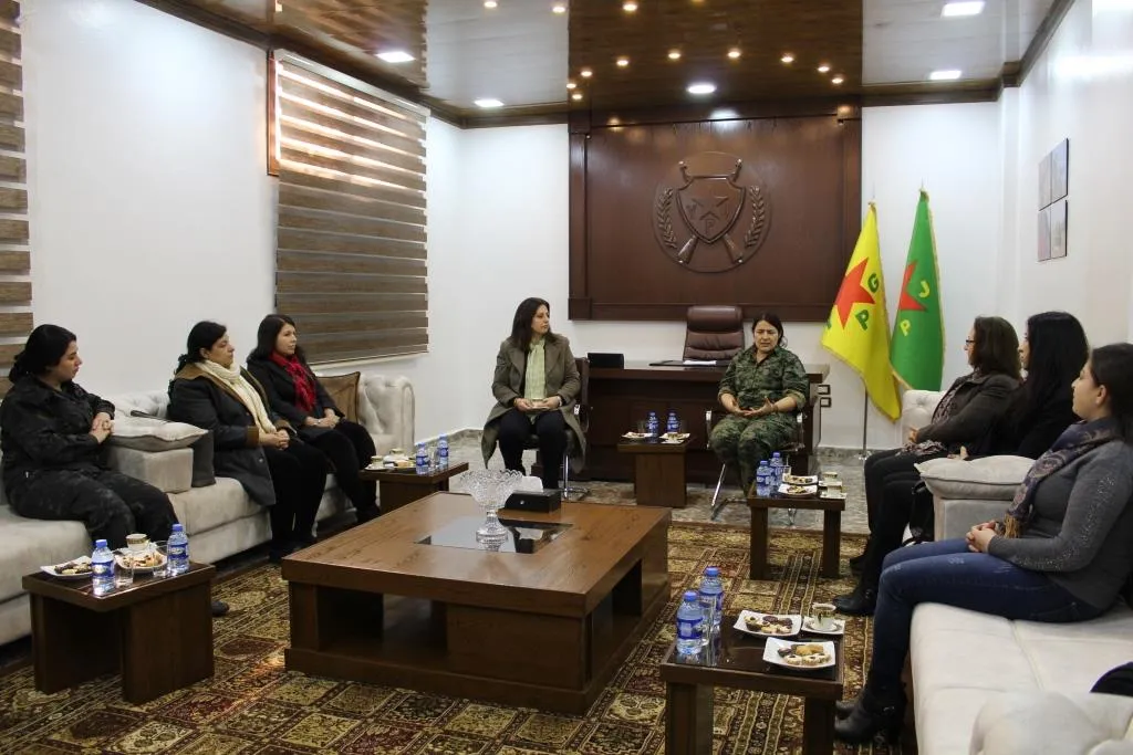 Koordînasyona Jinan serdana Navenda Têkiliyên Giştî ya YPJ`ê kir
