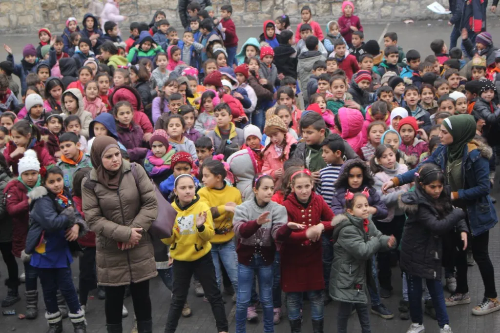Karname li 15 hezar û 500 xwendekarên Şêxmeqsûd û Eşrefiyê hatin belavkirin