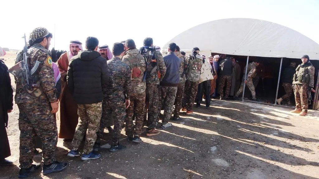 Şêniyên Tebqayê sersaxî ji malbatên şehîdan re xwestin