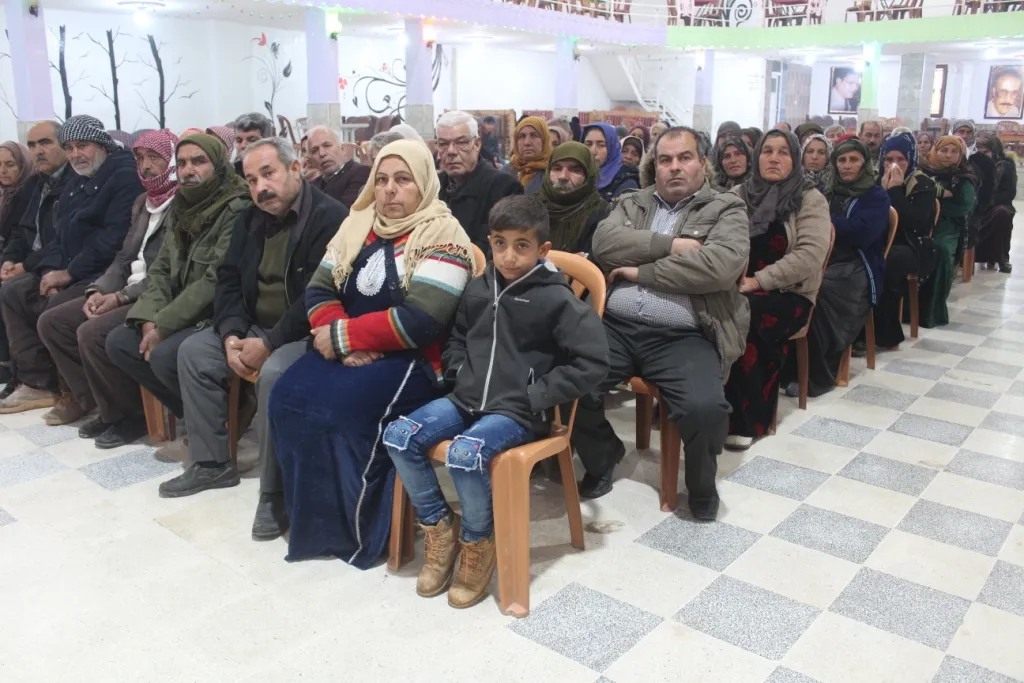 Li Kobanê civîna malbatên şehîdên Berxwedana Rûmetê li dar ket