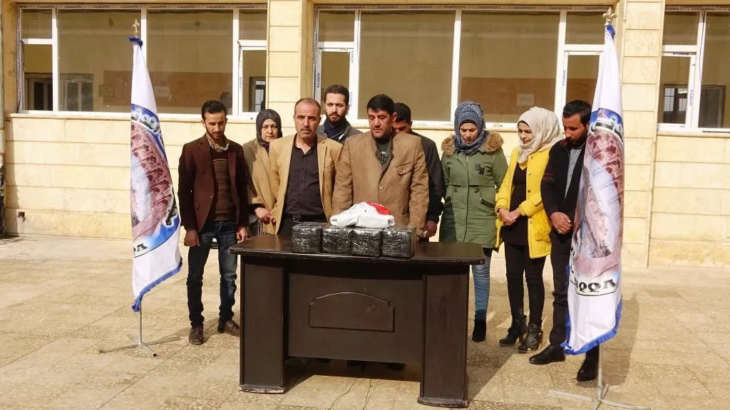 Ji bo destekdayîna koçberên li Reqayê pêngava komkirina alîkariyan pêk hat