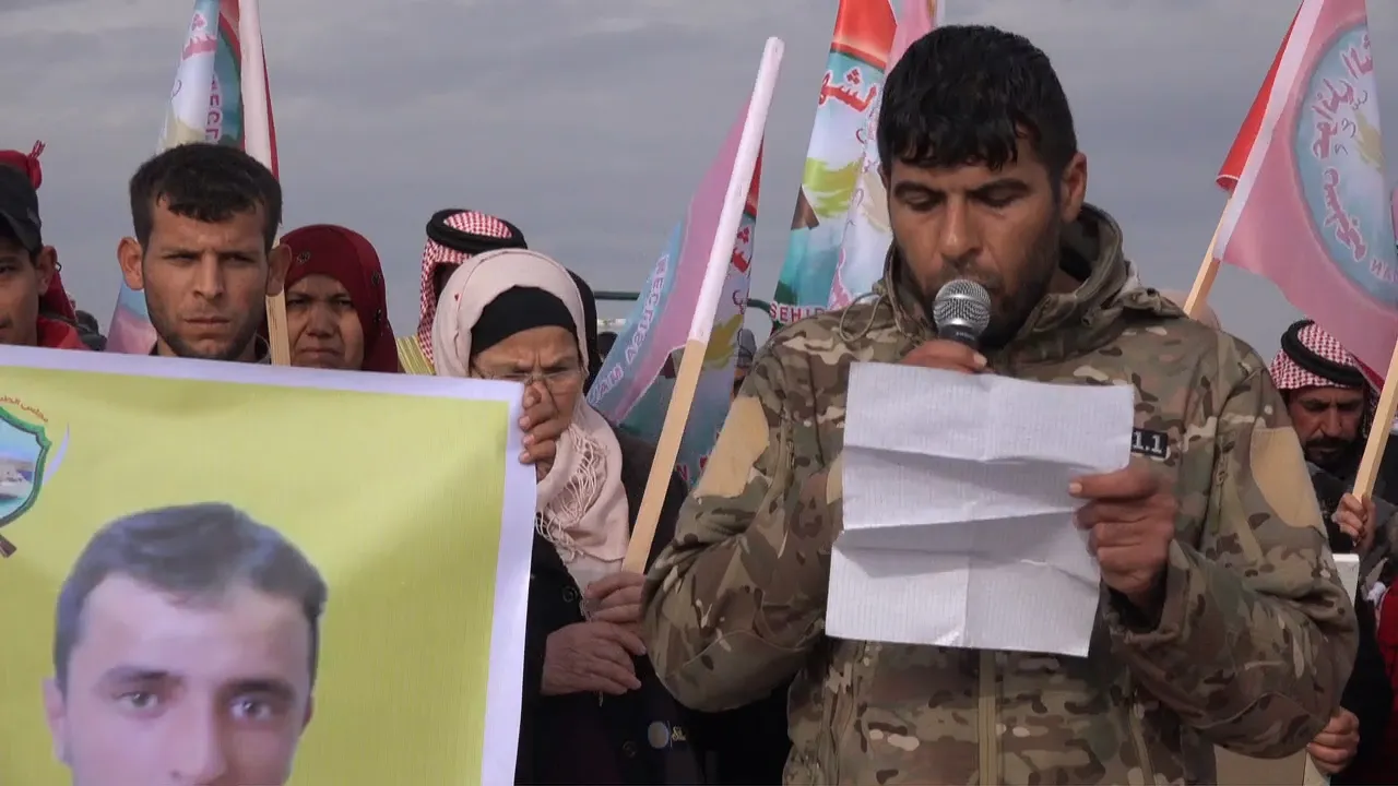 Şêniyên Tebqayê 2 şervanên ku di Berxwedana Rûmetê de şehîd bûbûn, spartin axê