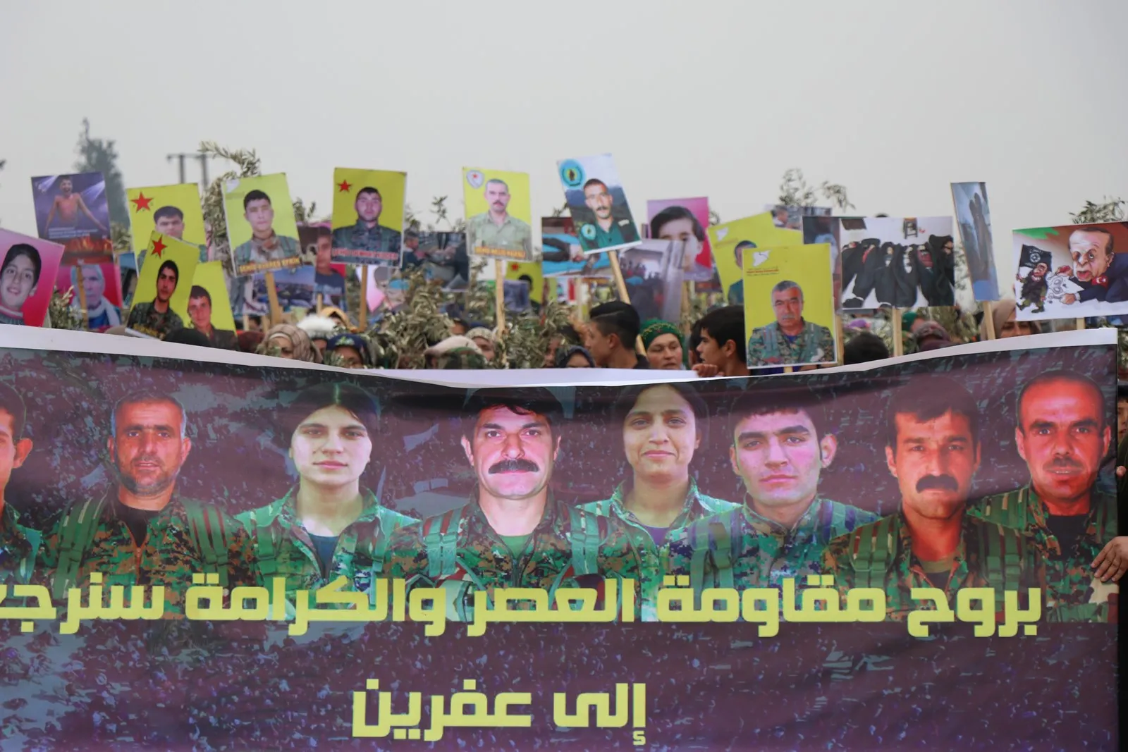 Bi deh hezaran şêniyên Efrînê soza berxwedanê nû kirin