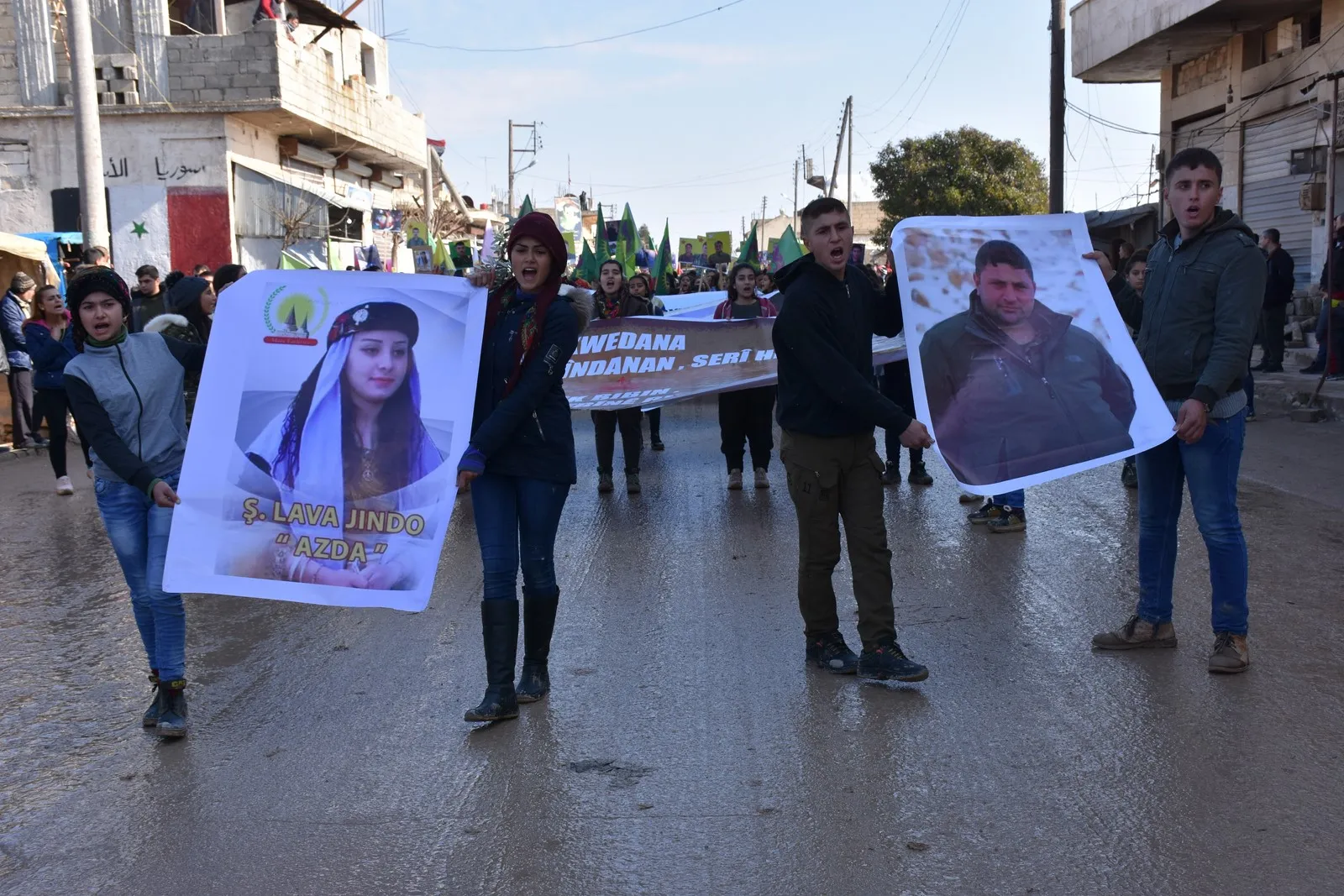 Ciwanên li Til Rifatê  dagirkeriya dewleta Tirk a li Efrînê şermezar kirin