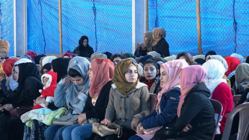 Meclisa Sivîl a Reqayê mamoste xelat kirin