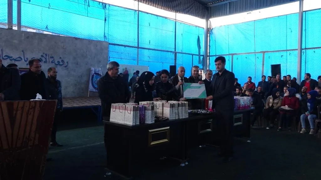 Meclisa Sivîl a Reqayê mamoste xelat kirin