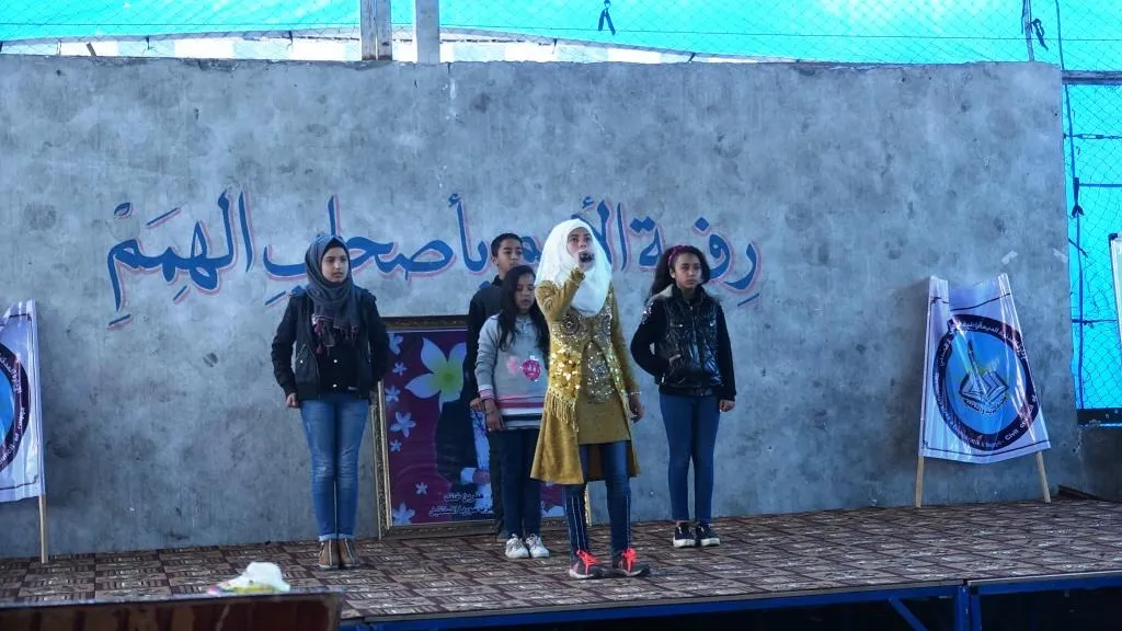 Meclisa Sivîl a Reqayê mamoste xelat kirin