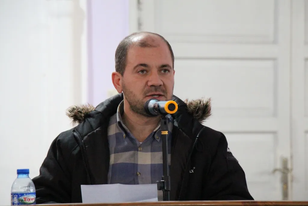Yekîtiya Rewşenbîran helbestvan Mihemed Menla Xezîl bibîr anî