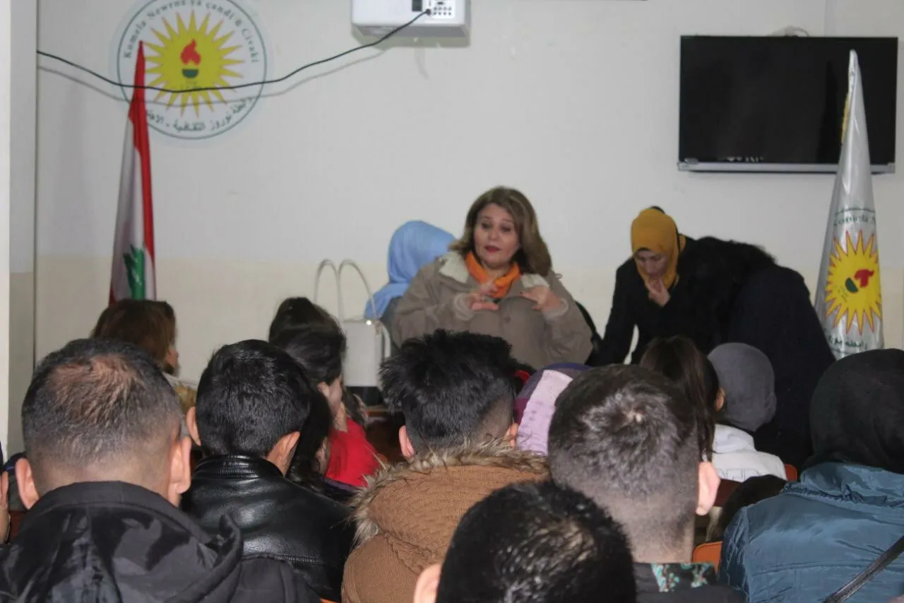 Weqfa Newroz li Beyrûtê panelek lidar xist