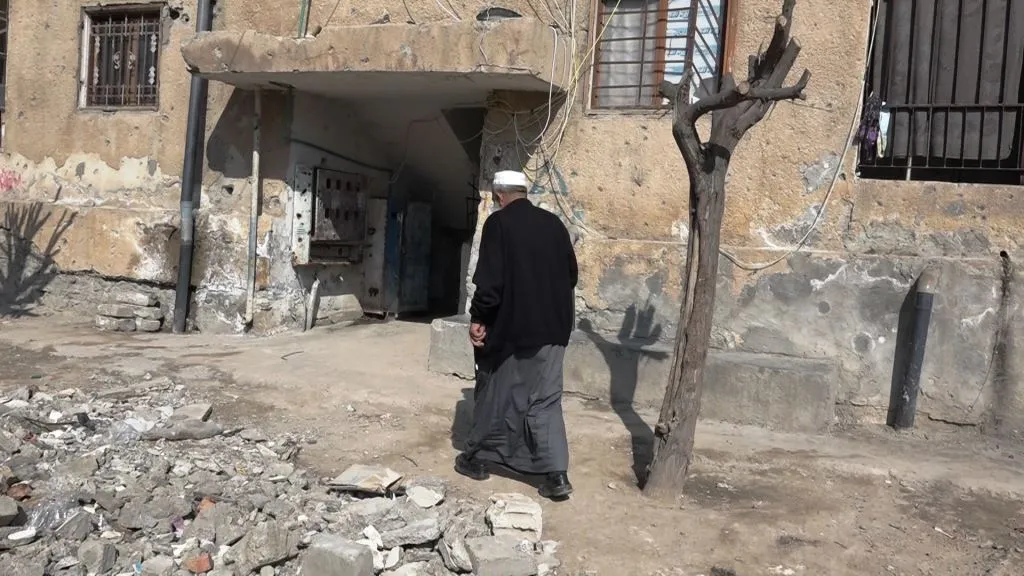 Koçberê ji Idlibê: Em ji malên xwe derneketin, em hatin koçberkirin