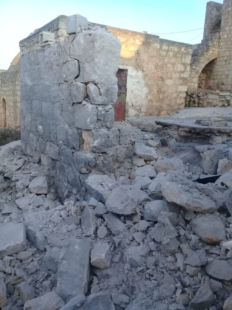 Gundê Mezin ê Şêrawa topbaran dikin