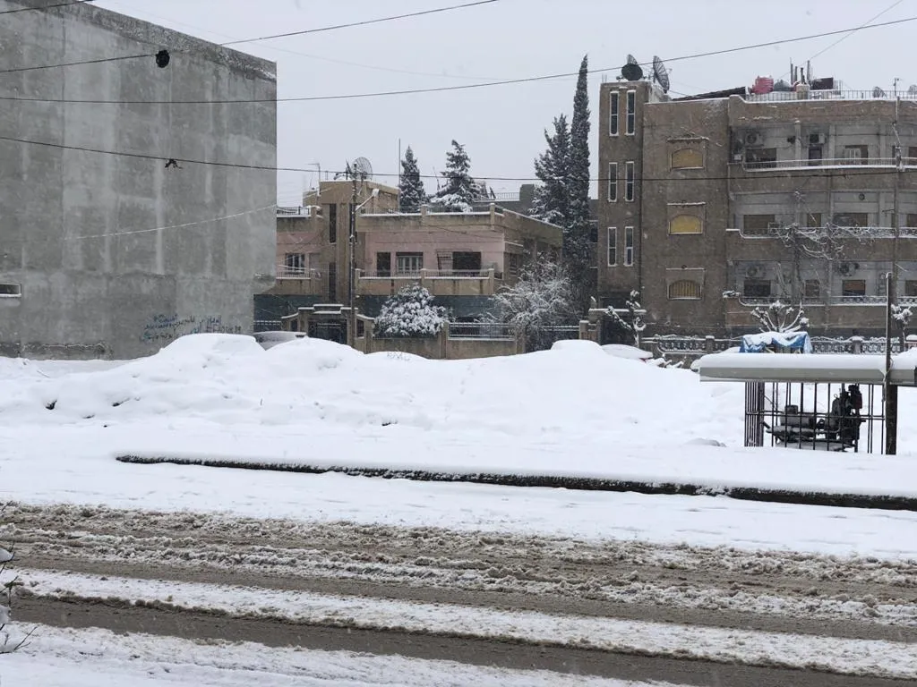 Berfê Rojavayê Kurdistanê pêçand
