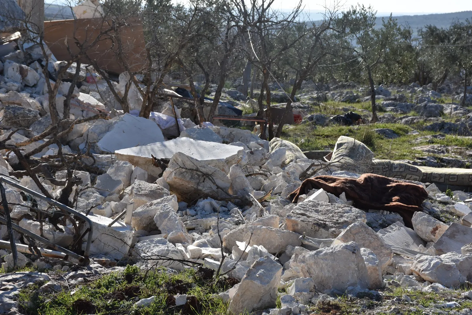 Şêniyên Efrînê: Em dev ji xaka xwe bernadin
