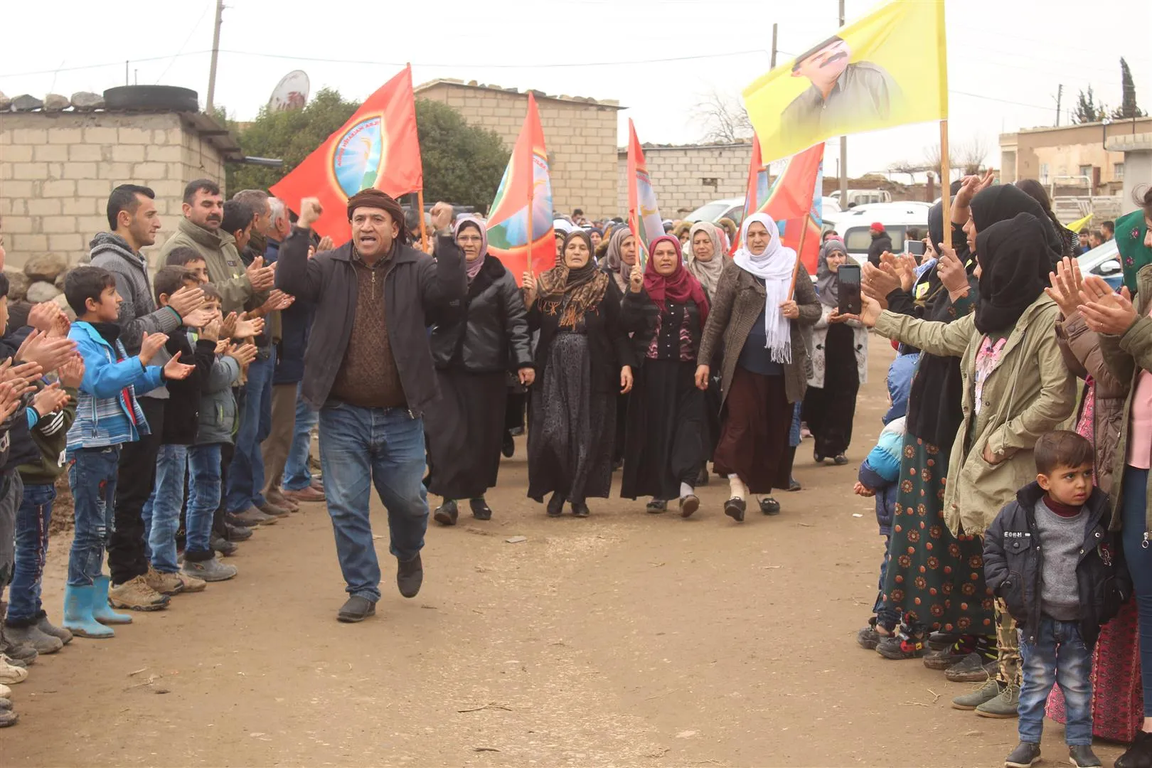 'Fedakariyên şehîdan pêkhateyên herêmê li dijî dagirkeran kirin yek'