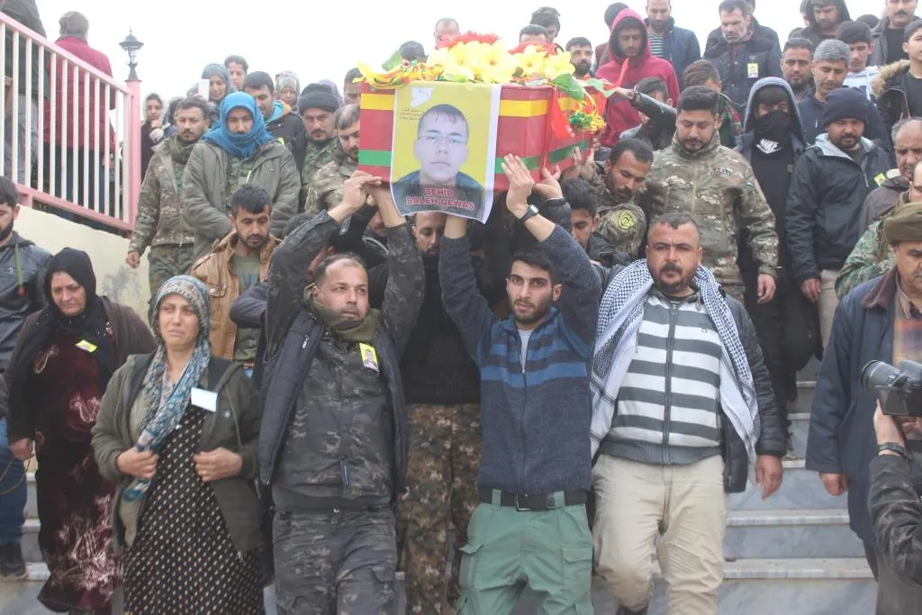 ‘Şehîd Dilşêr rêya bavê xwe şopand û di Berxwedana Rûmetê de şehîd bû’