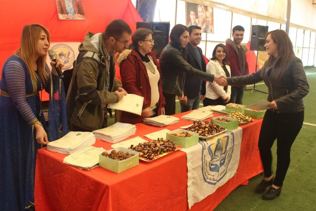 550 mamosteyên zimanê kurdî bawernameyên derçûnê wergirtin